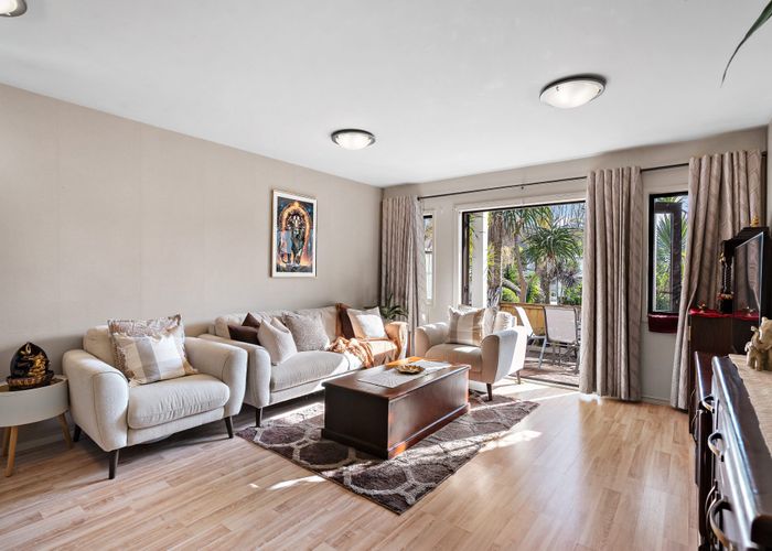  at 25/92 Bush Road, Albany, North Shore City, Auckland