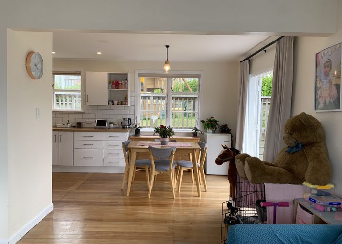  at 38 Lyndfield Lane, Newlands, Wellington
