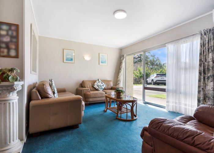  at 1/6 Hemsway Place, Sunnyhills, Manukau City, Auckland