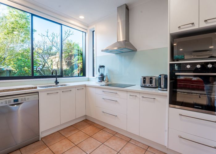  at 2/12 Bay Road, Saint Heliers, Auckland City, Auckland