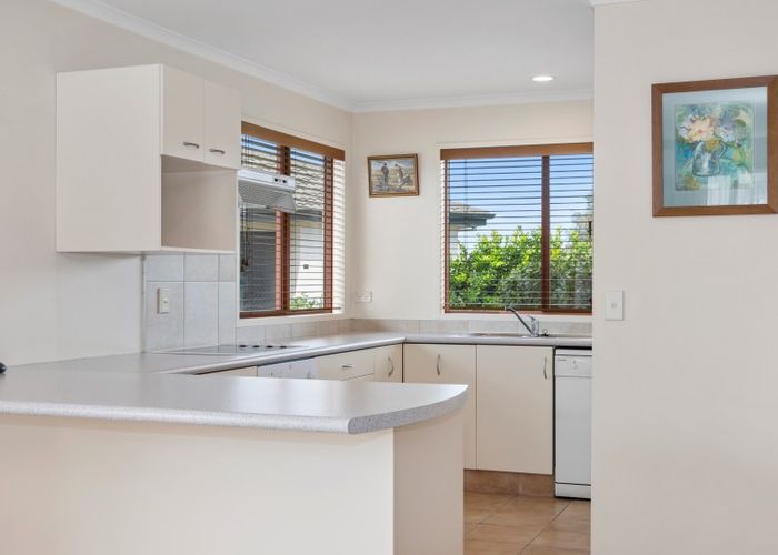  at 4/8 Cheyne Road, Pyes Pa, Tauranga
