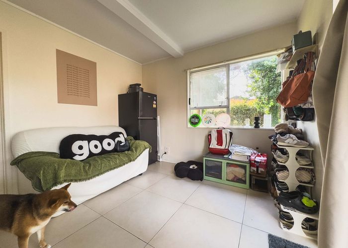  at 32 Rosalind Road, Glenfield, Auckland