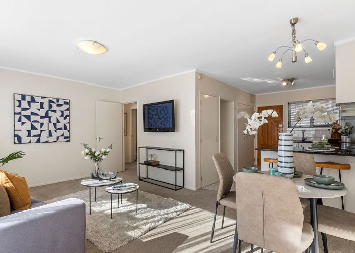  at 4/112 Gossamer Drive, Pakuranga Heights, Manukau City, Auckland