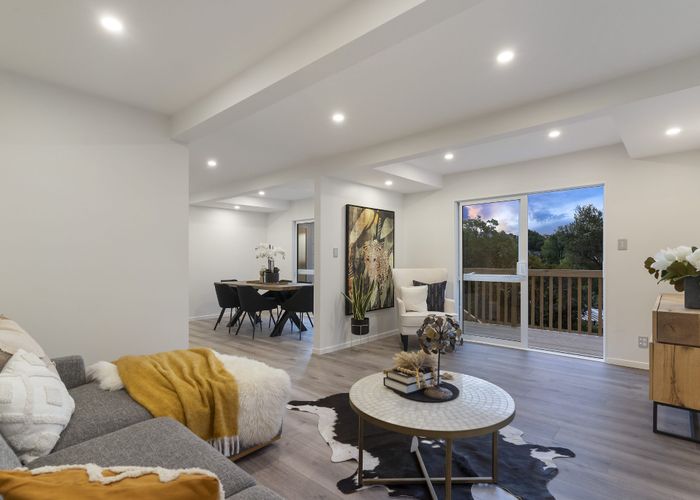  at 2/7 Louise Place, Browns Bay, Auckland