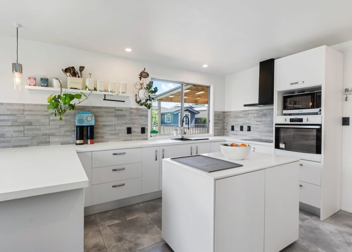  at 5 Becker Drive, Weymouth, Manukau City, Auckland