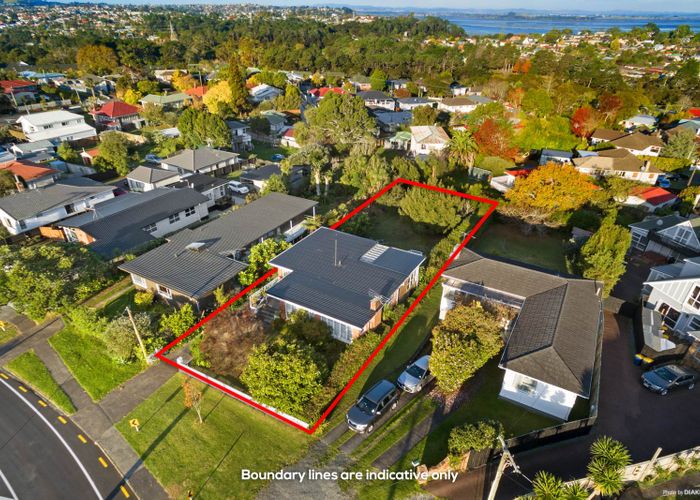  at 70 Golf Road, New Lynn, Auckland
