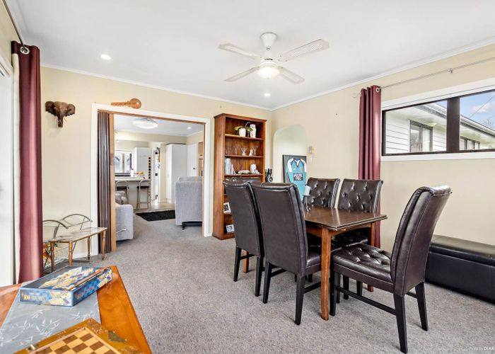  at 57 Longburn Road, Henderson, Auckland