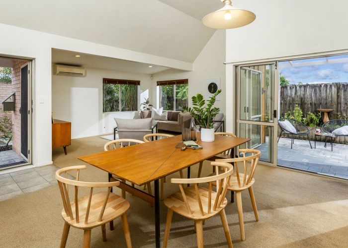  at 2/34 Waipuia Place, Greenhithe, Auckland