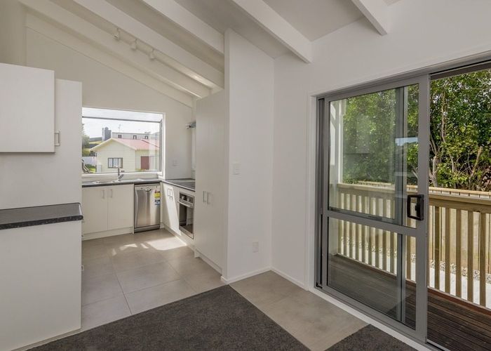  at 76 Queens Road, Waikanae Beach, Kapiti Coast, Wellington
