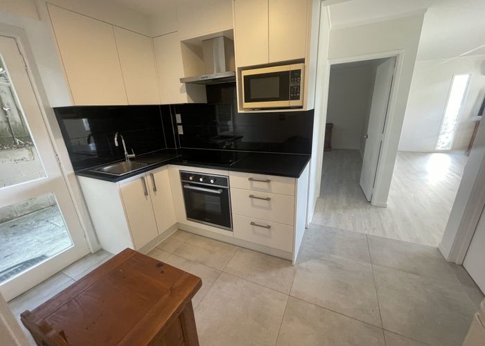  at 8/869 Beach Road, Torbay, North Shore City, Auckland