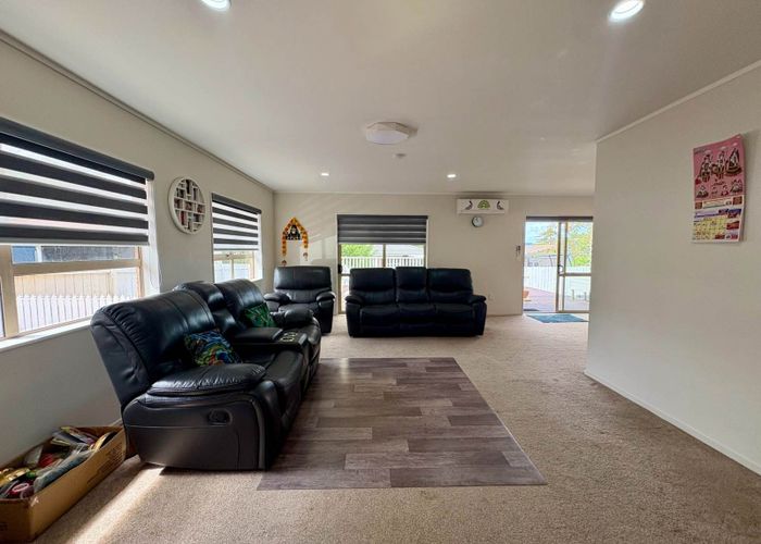  at 6 School Road, Te Atatu South, Waitakere City, Auckland