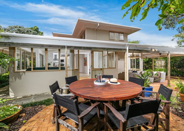 For sale 484 Beach Road, Murrays Bay, North Shore City, Auckland