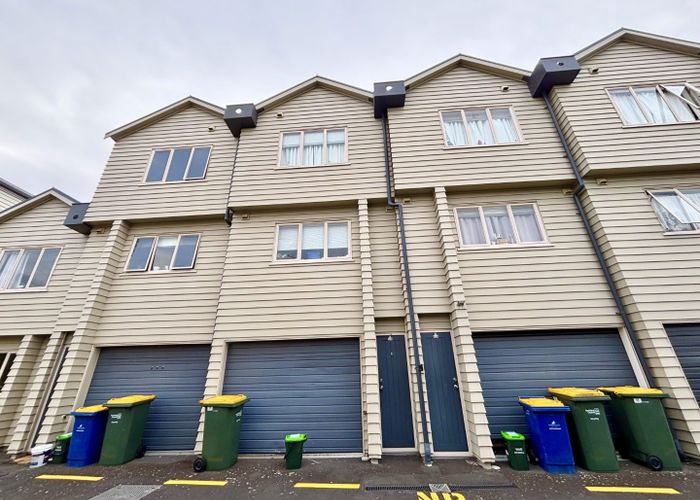  at 5/4 Keeling Road, Henderson, Auckland