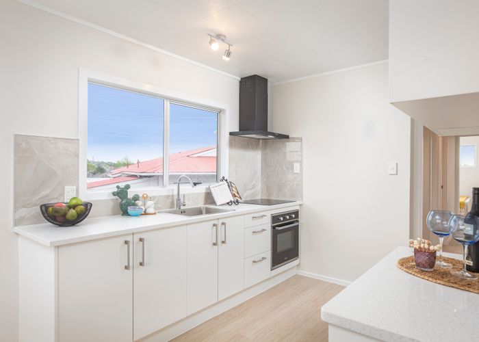  at 15 Ravenna Way, Clover Park, Auckland