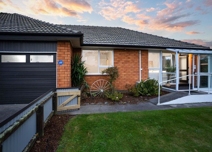  at 2/4 Lomax Place, Islington, Christchurch City, Canterbury