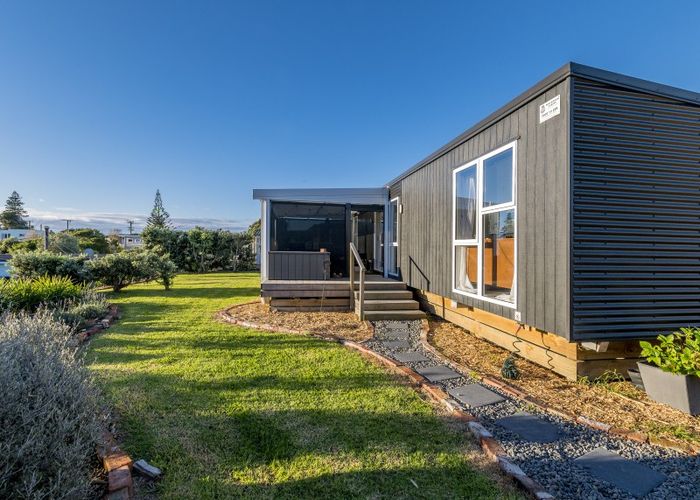  at 105 Mountain View Terrace, END, OTAKI BEACH
