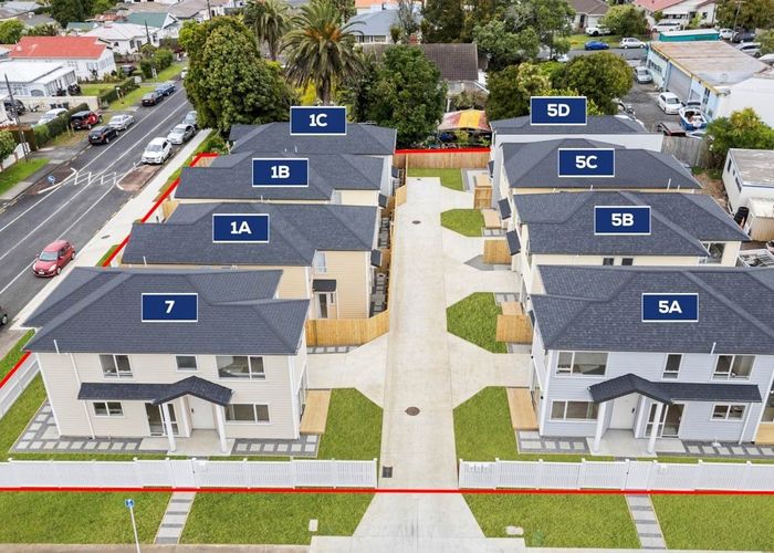  at 7 Fairburn Road, Otahuhu, Auckland