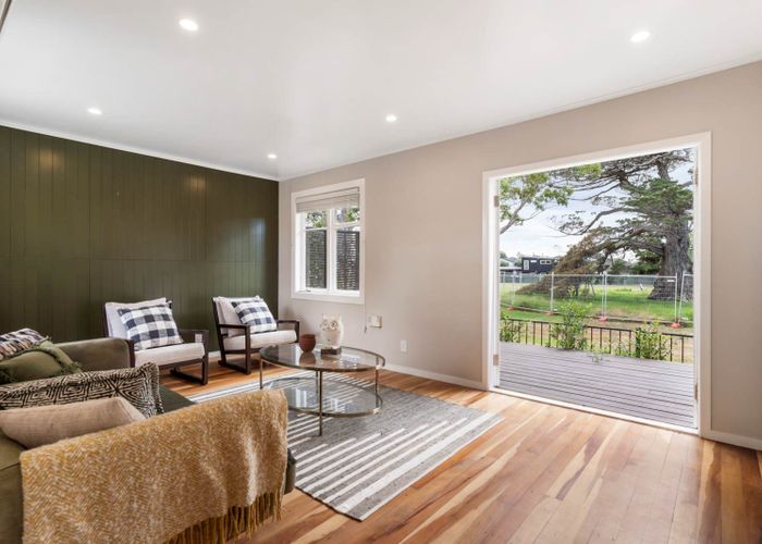  at 24D Clinton Avenue, Te Atatu Peninsula, Waitakere City, Auckland