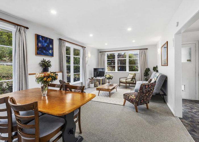  at 39 Lyndfield Lane, Newlands, Wellington