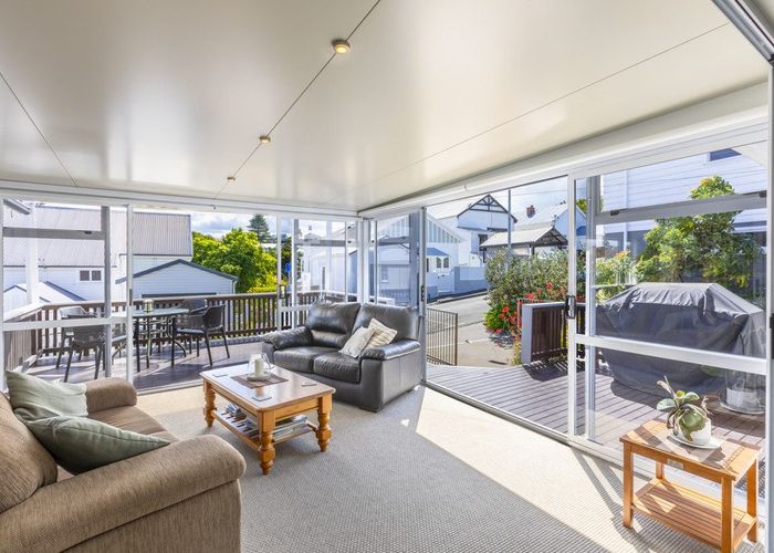  at 16 Gladstone Road, Bluff Hill, Napier, Hawke's Bay