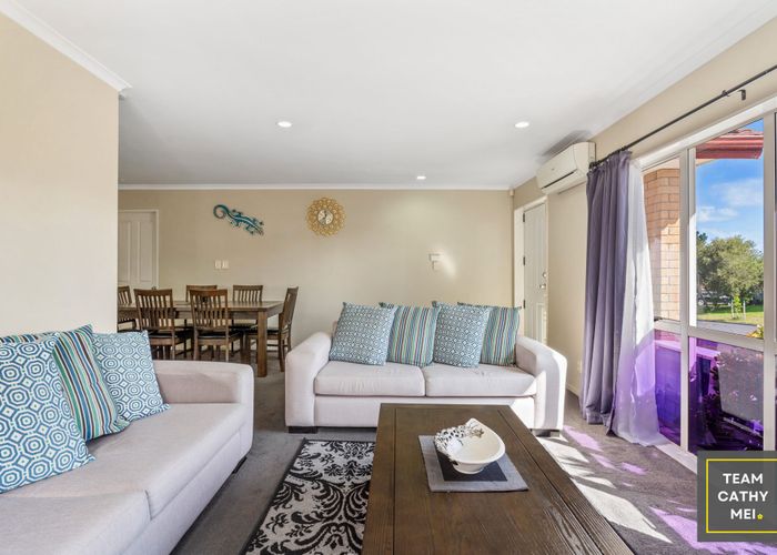  at 92 Glenveagh Park Drive, Weymouth, Manukau City, Auckland