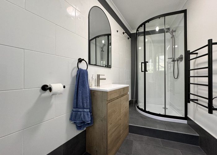  at 4/6 Hobday Place , Meadowbank, Auckland City, Auckland