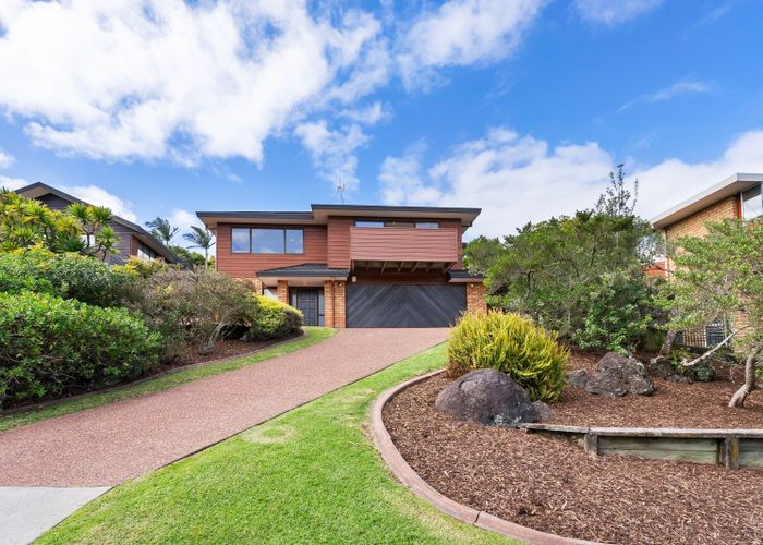  at 24 Bayside Drive, Browns Bay, North Shore City, Auckland