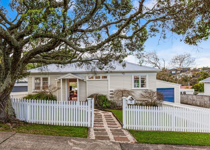  at 10 Cassino Street, Bayswater, Auckland