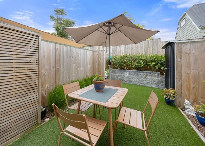  at 7/10 Fathom Place, Te Atatu Peninsula, Waitakere City, Auckland