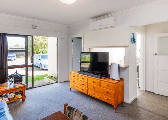  at 1/288 College Street, West End, Palmerston North, Manawatu / Whanganui