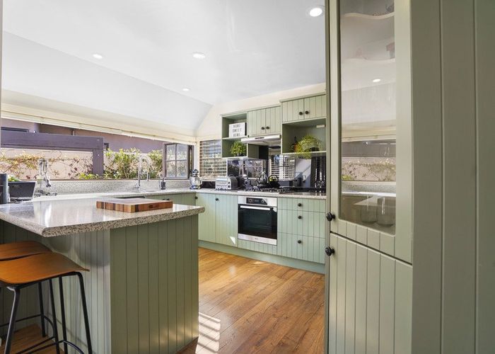  at 576 River Road, Fairfield, Hamilton