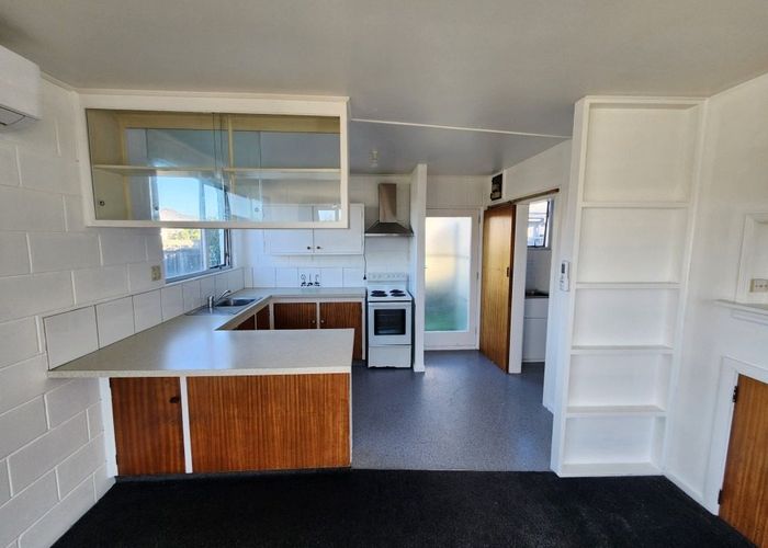  at 2/65 Springs Road, Hornby, Christchurch City, Canterbury