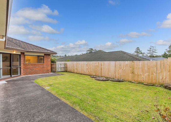  at 6 Fleetwood Drive, Henderson, Auckland