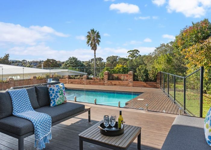  at 21 Tarahanga Street, Northcote, Auckland