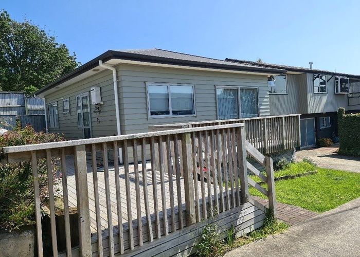  at flat/44 Penzance Road, Mairangi Bay, North Shore City, Auckland