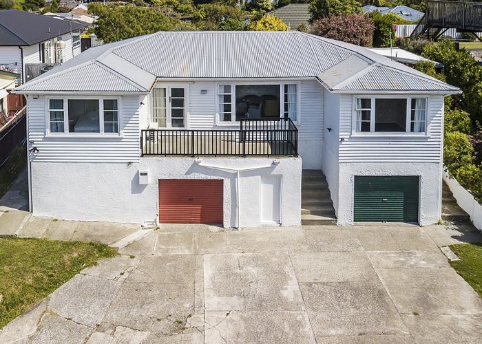  at 7 Rewa Terrace, Tawa, Wellington