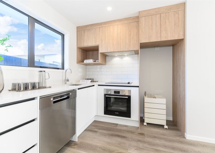  at 9/11 Scanlen Terrace, Kelston, Auckland