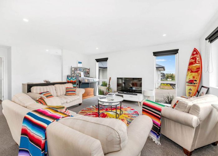  at 8 Seventh View Avenue, Beachlands, Manukau City, Auckland