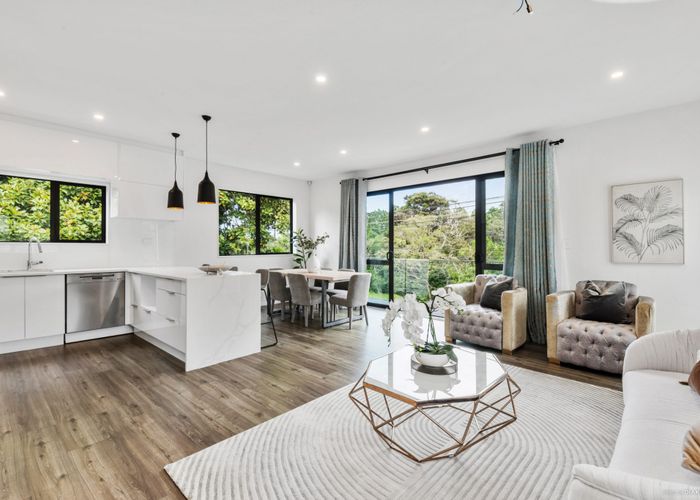  at 21 Coroglen Avenue, Birkenhead, North Shore City, Auckland