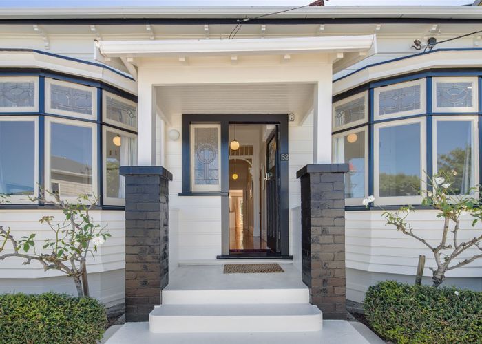 at 52 Stanley Street, Berhampore, Wellington