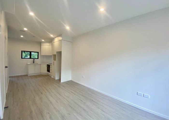  at 8/52 Rua Road, Glen Eden, Waitakere City, Auckland