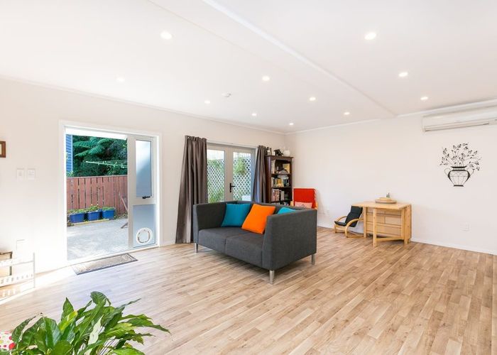  at 32 Glanmire Road, Newlands, Wellington