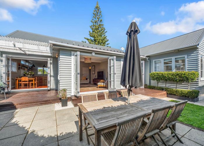  at 76A Norwood Road, Bayswater, North Shore City, Auckland