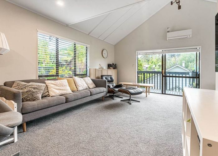  at 3/18 Waratah Street, Birkenhead, Auckland