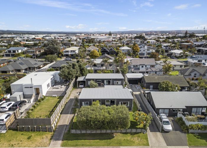  at 10 Gordon Road, Mount Maunganui, Mount Maunganui