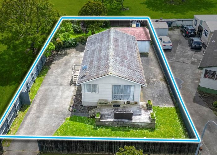  at 27 Sidey Avenue, Clover Park, Auckland