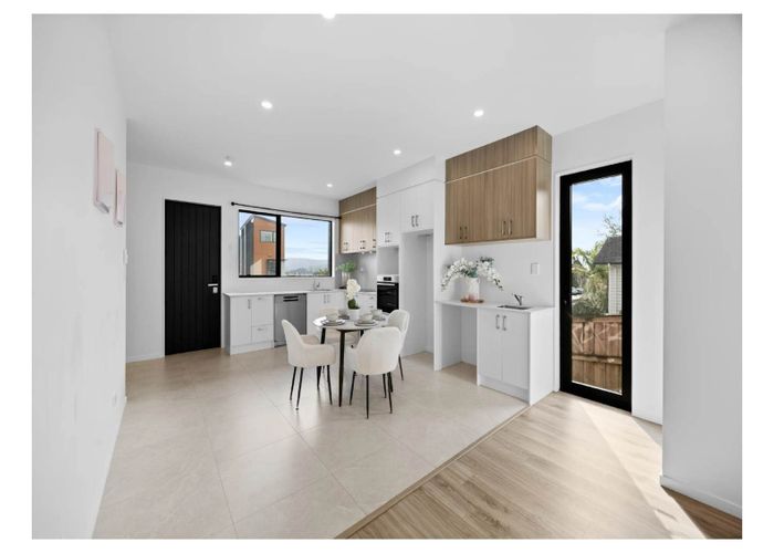  at 7/233 Great North Road, Henderson, Waitakere City, Auckland