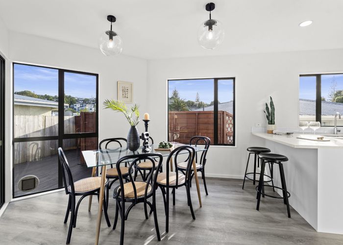  at 2/10 Juniper Road, Sunnynook, North Shore City, Auckland