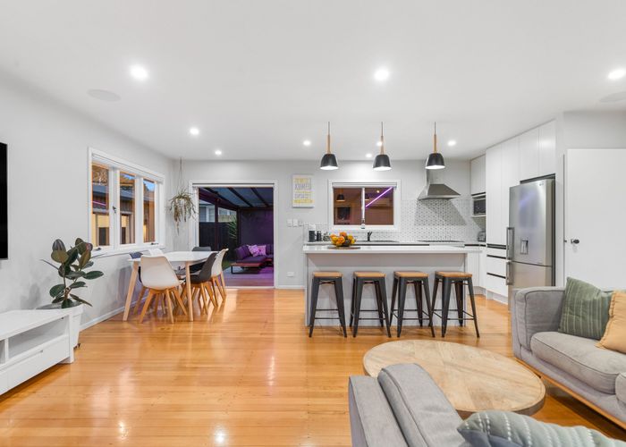  at 4 Holman Road, Te Atatu Peninsula, Waitakere City, Auckland