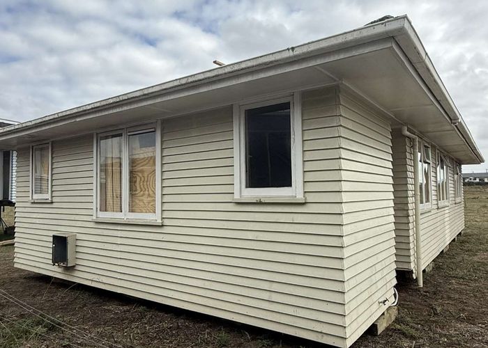  at Mangere East, Manukau City, Auckland